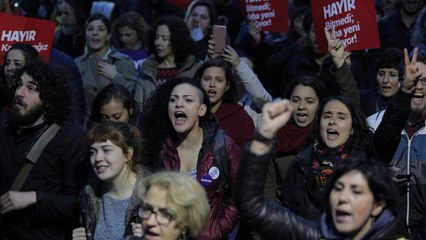 Manifestaciones en Turquía contra el resultado del referéndum