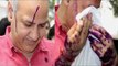 Manish Sisodia attacked with ink outside LG's office in Delhi | Oneindia News