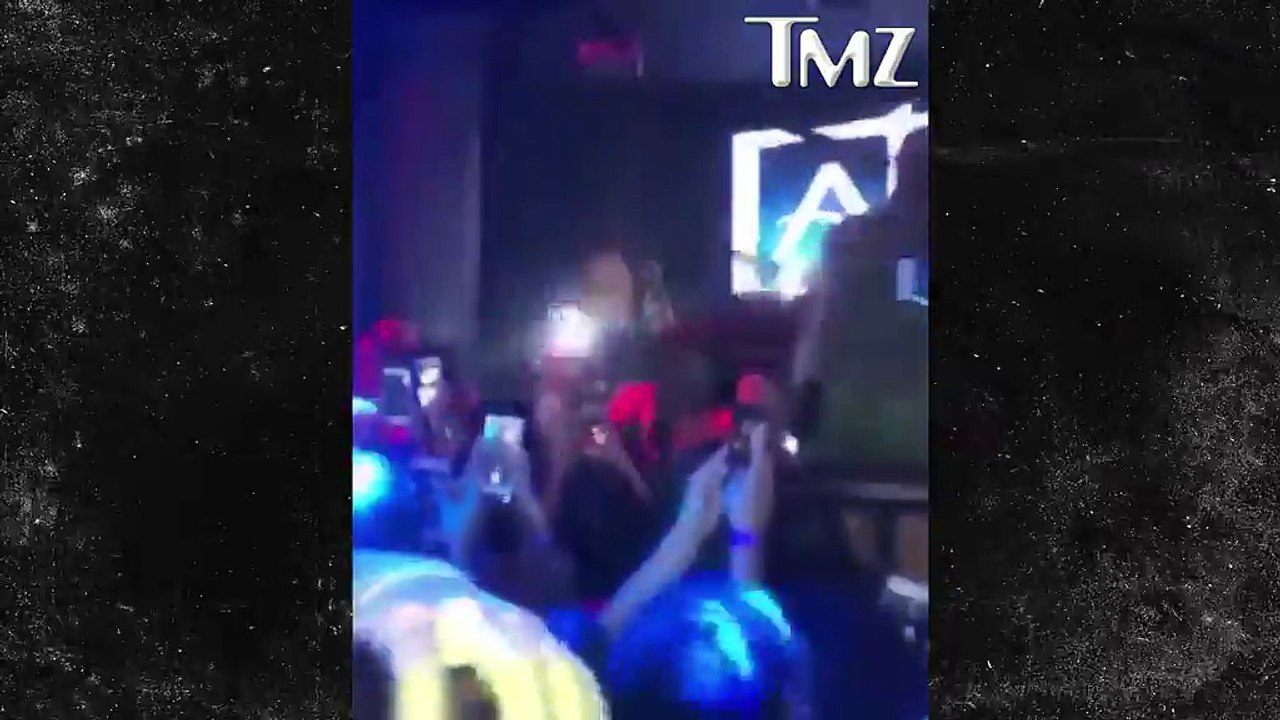 El resultado de otro lio que acaba de armar Chris brown en una discoteca y lo que le hizo a este joven