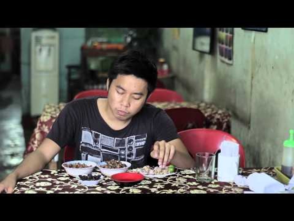 Freaky Feasts #14: Filipino-style offal with pork's brain, lungs and intestines