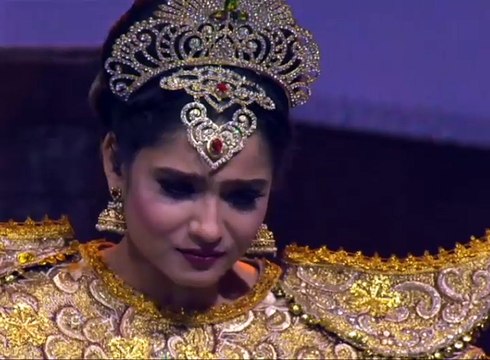 Mytha Lestari Nyanyikan Lagu Aku Cuma Punya Hati di HUT ANTV