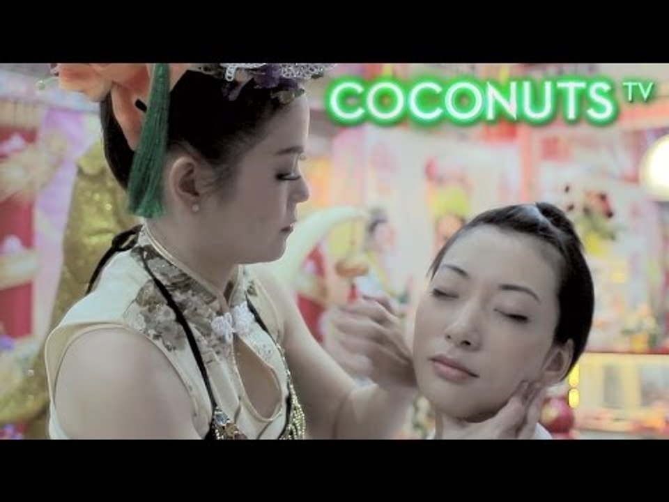 Slap me silly! Tortured Beauty tries traditional "Face Patting Therapy" in Bangkok