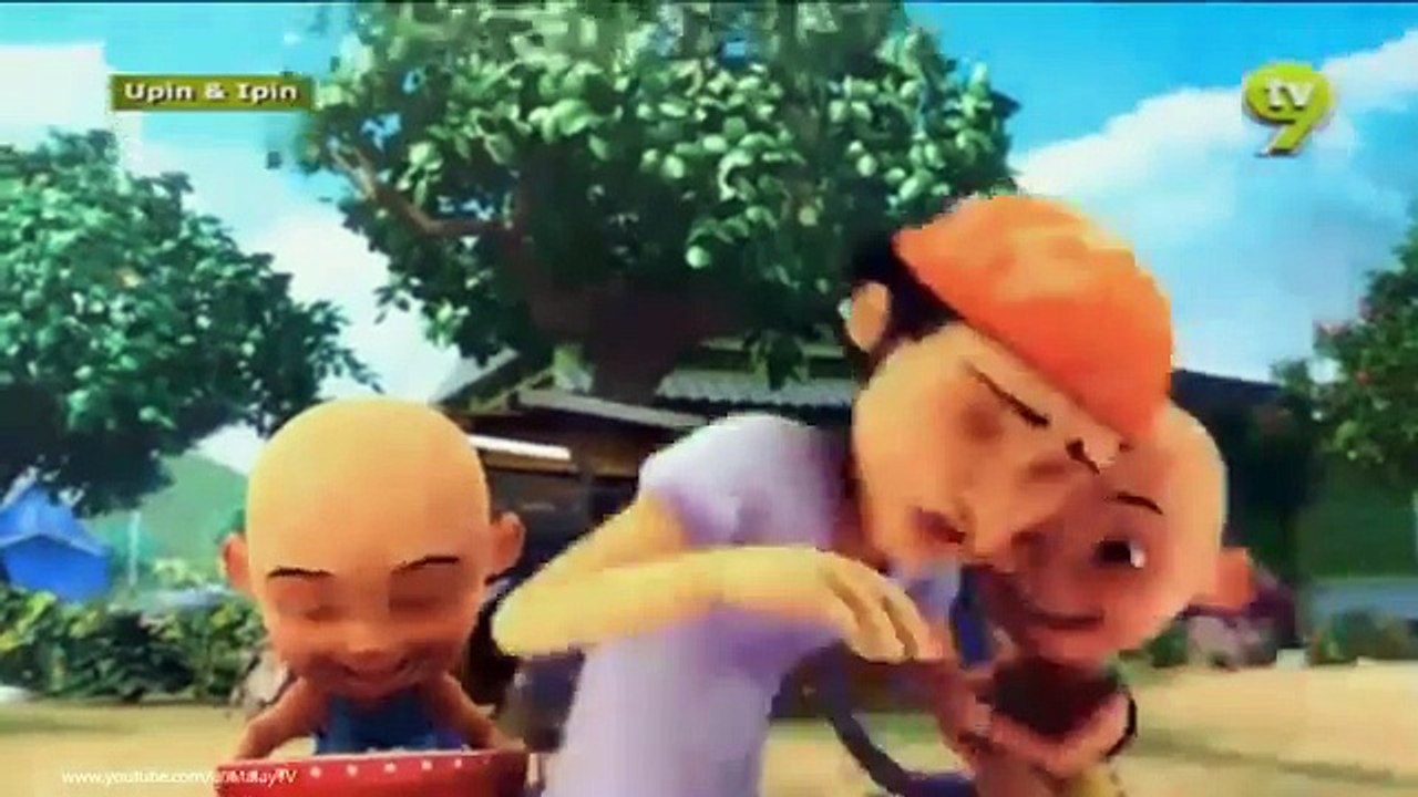 UPIN & IPIN 2017, kompang dan palu