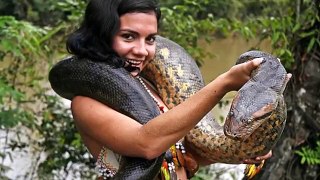 Giant Anaconda - Some women with their Anacondas