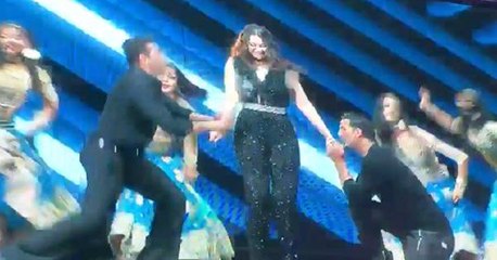 Salman Khan, Akshay Kumar and Sonakshi Sinha’s electric performance in Hong Kong
