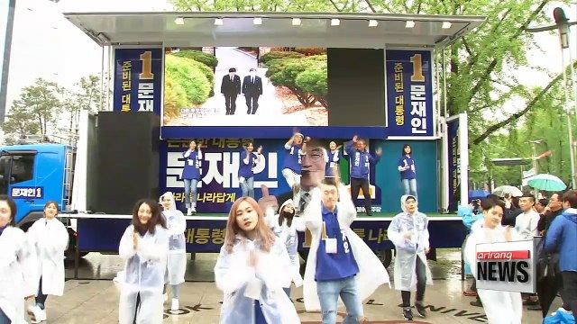 Liberal candidate Moon Jae-in kicks off campaign in conservative territory