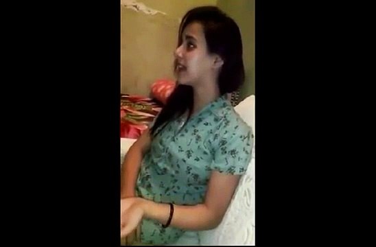 Indian pakistani girls singing sweet songs with her beautifull and cute voice the kapil sharma show (2)