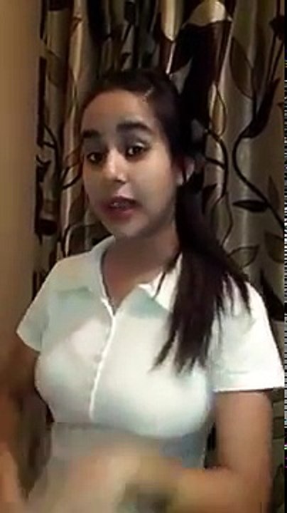 Indian pakistani girls singing sweet  songs with her beautifull and cute voice the kapil sharma show (3)