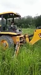 Viral - Hebat kau dik kecik2 dah bawak backhoe