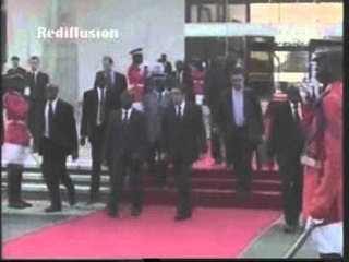 Descargar video: Départ du 1er Ministre Français François Fillon après une visite de 48 heures en Côte d'Ivoire