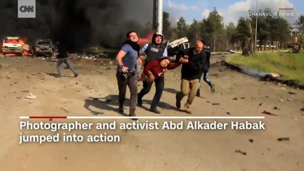 Syrian photographer helps boy