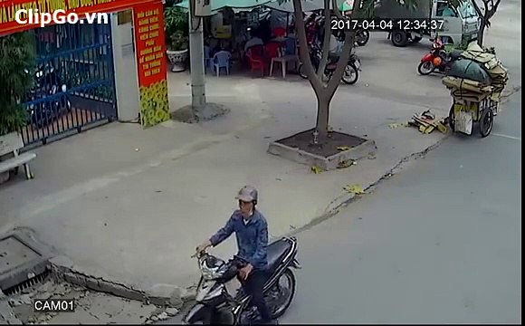 [ClipGo.vn] Truy tìm tên cướp khiến cô gái đứng như trời trồng