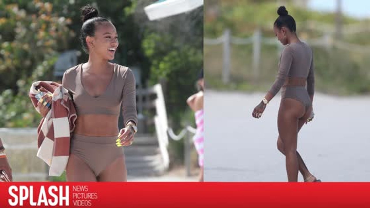 Karrueche tran trägt einen modischen bikini