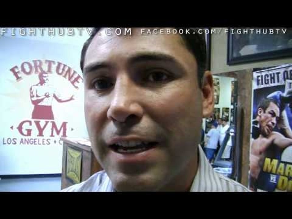 De La Hoya tells us why he was laughing during Mayweather-Mosley Fight