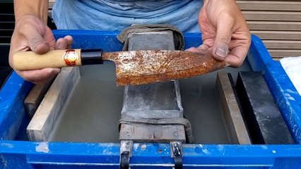 Japon Usulü Paslı Bıçak Temizleme