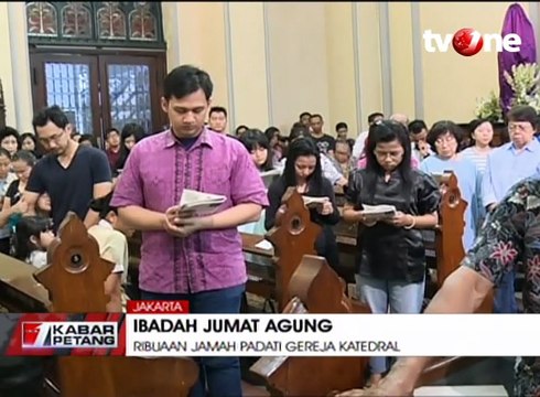 Ribuan Jemaah Padati Gereja Katedral