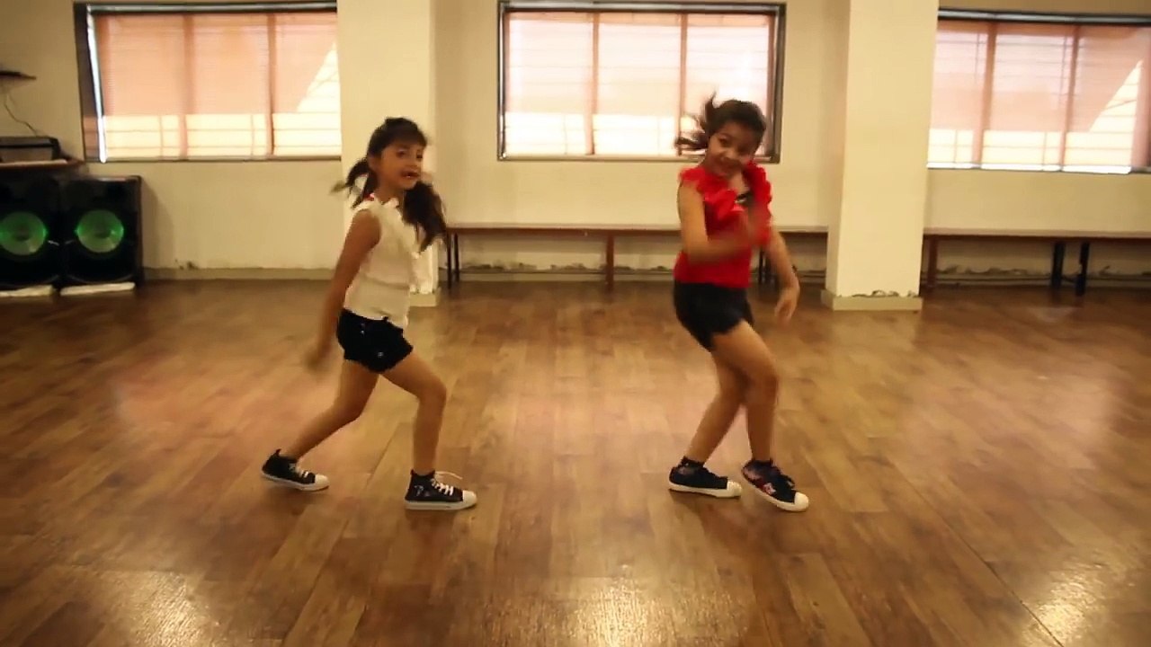 GAL BAN GAYI Urvashi