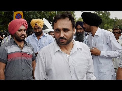 Bhagwant Mann booked for manhandling media persons | Oneindia News