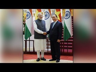 PM Modi offers $500m credit line for Vietnam, signs 12 agreement | Oneindia News