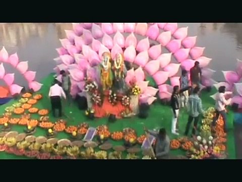 156 Tons of Fruits Offered To Radha Krishna at Radha Kund in Mathura