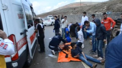 İşçileri Taşıyan Minibüs Devrildi: 13 Yaralı