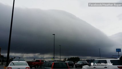 Massive roll cloud hovers in Wisconsin sky