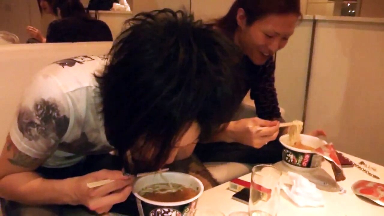 生活のため働く!ダンス振付とカップラーメン,名古屋ホストJapanese ramen cup