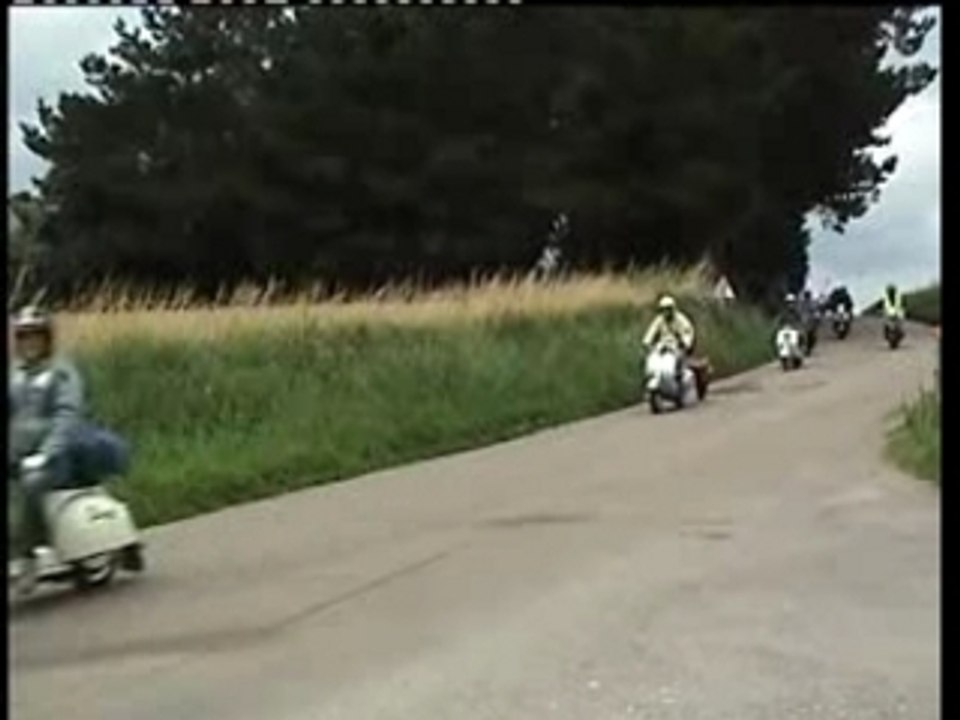 video rallye vespa scooter club de quimper plovan(29)