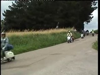video rallye vespa scooter club de quimper plovan(29)
