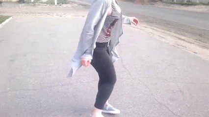 Dansı neredeyse birini öldürüyordu!