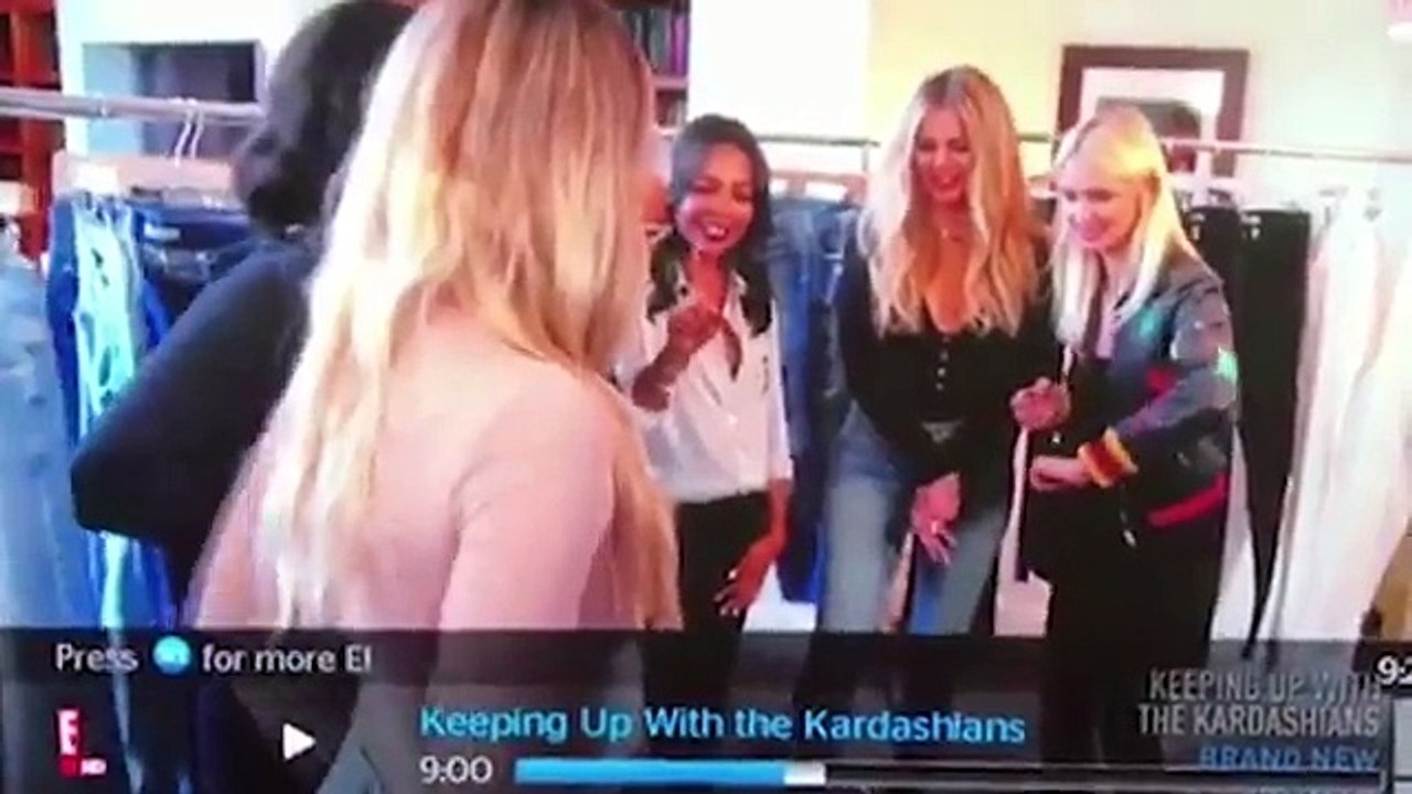 Shane Warne's rumoured fling Emily Sears cameos on KUWTK _