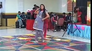 PAKISTANI GIRL DANCING [2] -