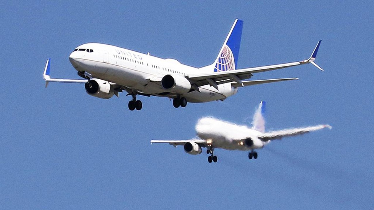 United boss calls passenger dragging incident 'a watershed moment'