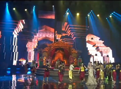 Jenita Janet Nyanyikan Lagu Mati Aku di HUT ANTV ke-24