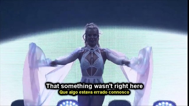 britney spears - baby one more time - live in london 2016 apple festival (with lyrics in english and portuguese) legendado em portugues