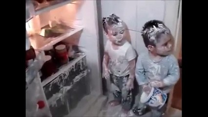 ikizler mutfagı talan ettiler