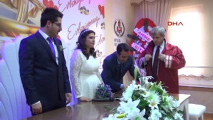 Bitlis Belediye Başkan Vekili Vali Ilk Defa Nikah Kıydı