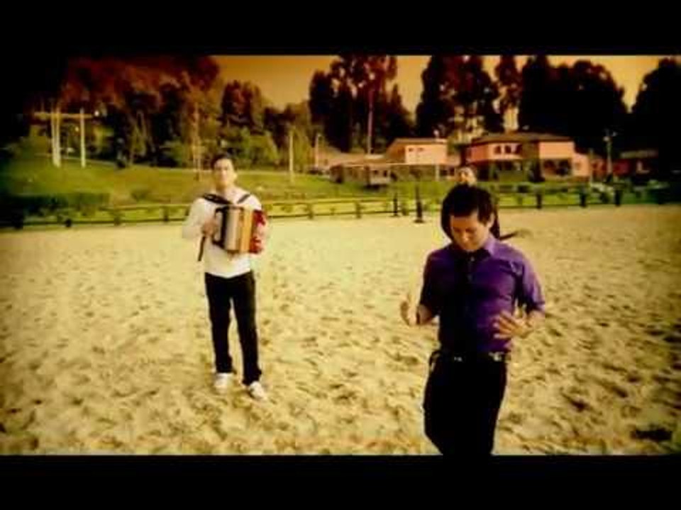 Osmar Perez & Los Chiches Vallenatos - Quedate Conmigo (Video Oficial)