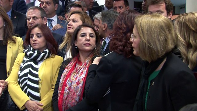 Oposição turca pede anulação do referendo