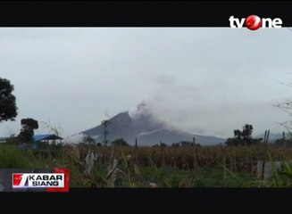 Télécharger la video: Gunung Sinabung Kembali Semburkan Awan Panas