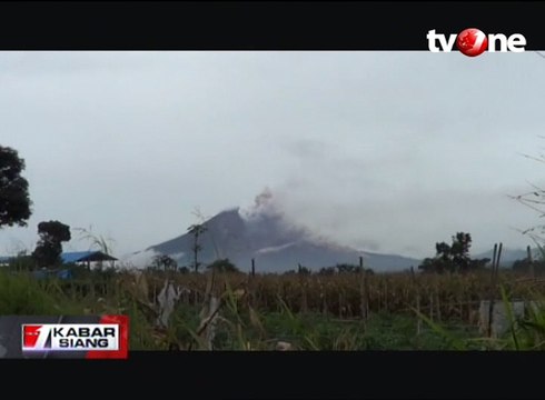 Gunung Sinabung Kembali Semburkan Awan Panas