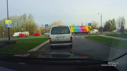 quand personne ne te laisse passer en voiture