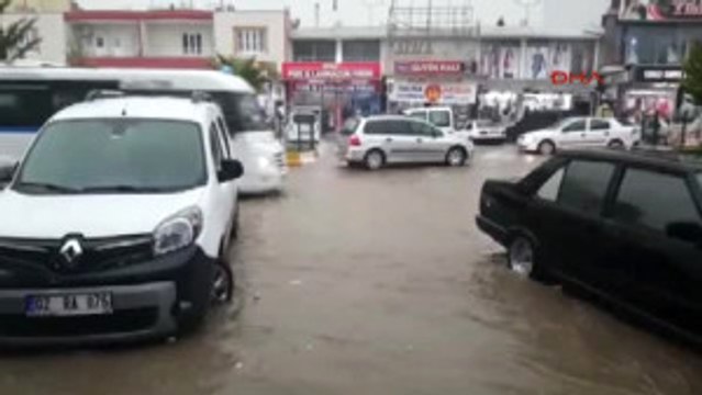 Adıyaman Kahta'da Ev ve Işyerlerini Su Bastı