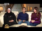 #ممكن | شاهد...محمد رمضان يقبل يد والدته على الهواء