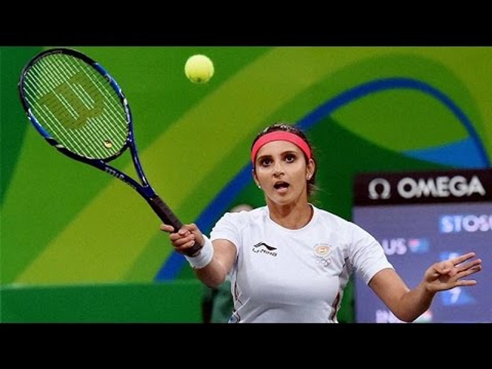 Sania Mirza gets No 1 spot in women's doubles by defeating Martina Hingis |Oneindia News