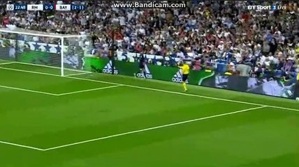 Benzema   Incredible Miss 0-0 Real Madrid VS Bayern Mynich 18-04-2017
