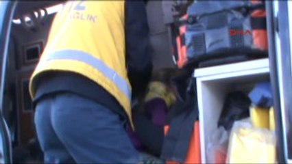 Konya Otomobil, Kamyonete Arkadan Çarptı: 8 Yaralı