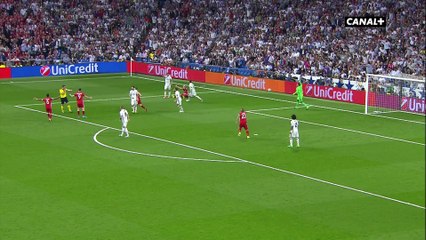 Robben est bousculé par Casemiro, l'arbitre n'hésite pas et désigne le point de penalty