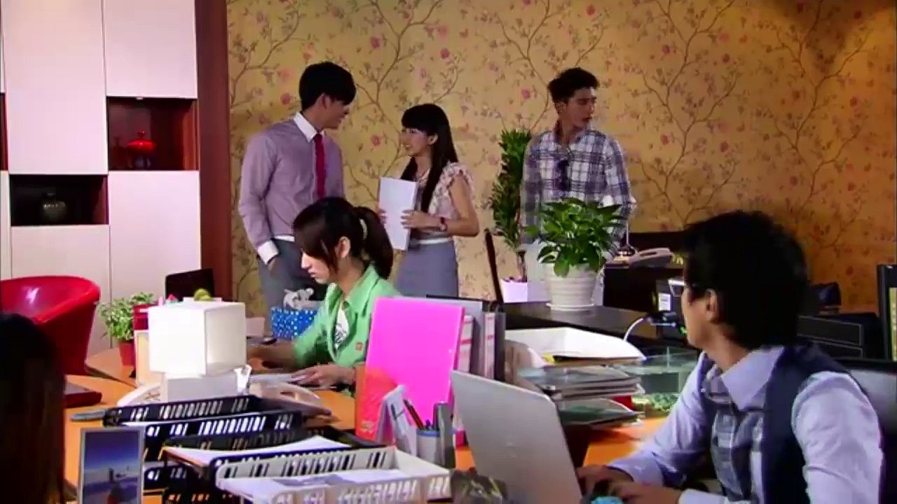 chicas de oficina trailer