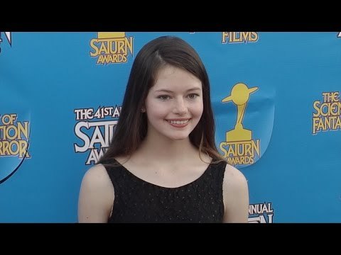 Mackenzie Foy // 41st Annual SATURN Awards Red Carpet
